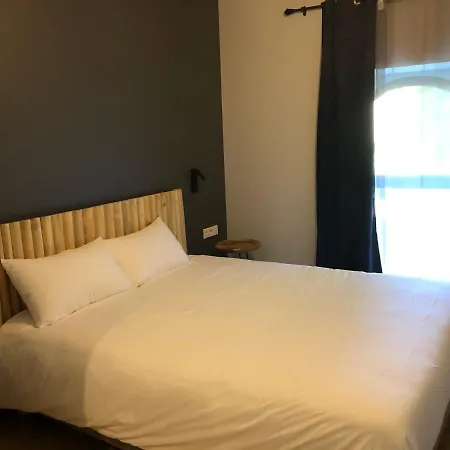 Le Trianon D'yss Guest house
