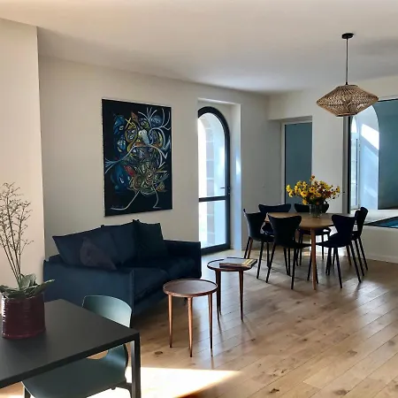 Le Trianon D'yss Guest house *